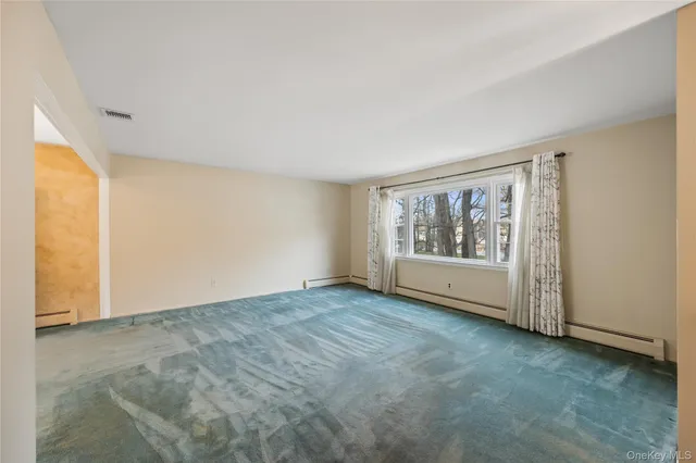 $699,999 | 10 Moorea Court, Garnerville, NY 10923