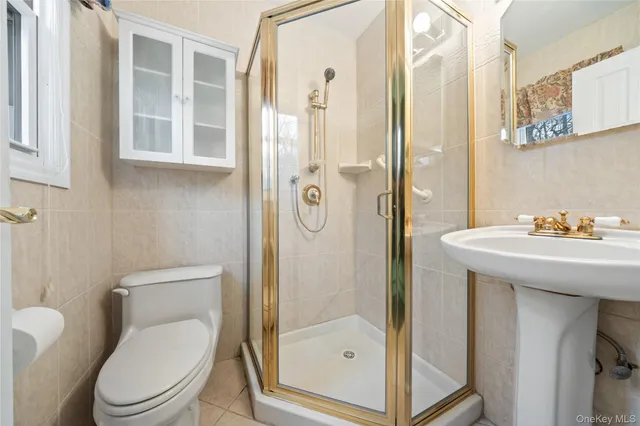 $699,999 | 10 Moorea Court, Garnerville, NY 10923