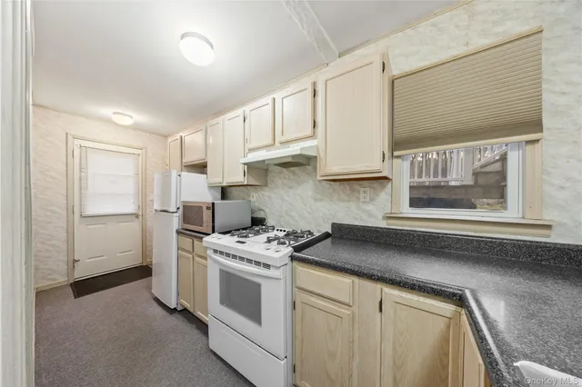 $699,999 | 10 Moorea Court, Garnerville, NY 10923