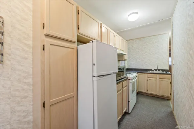 $699,999 | 10 Moorea Court, Garnerville, NY 10923