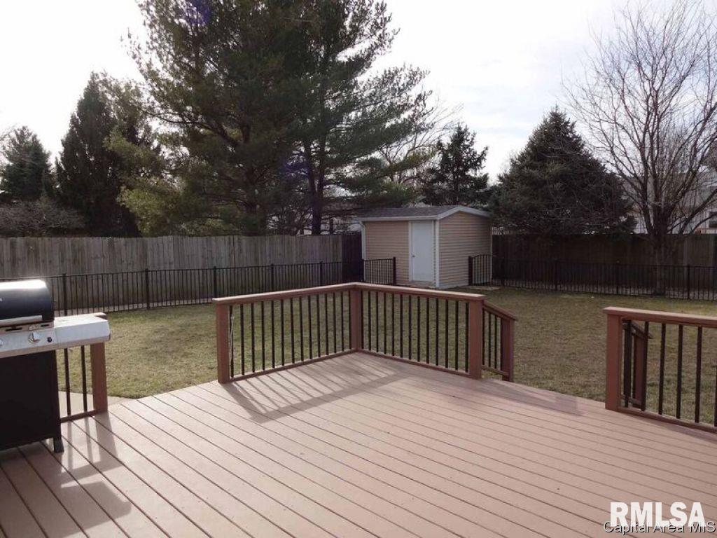 1801 Hunter Ridge Drive Springfield, IL 62704 - Photo 8 of 35 Gallery Image 8