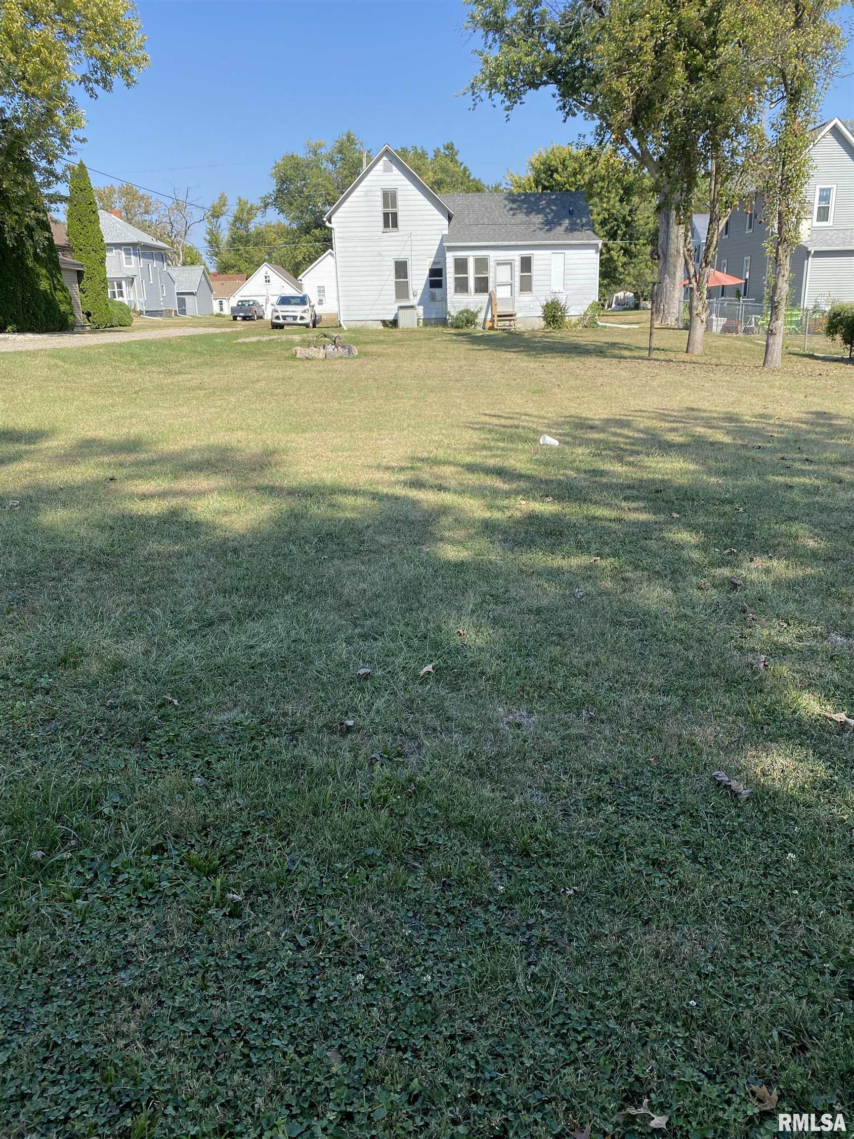 324 West Spruce Street Canton, IL 61520 - Photo 3 of 15
