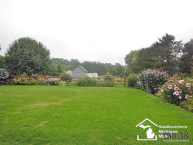 636 West Erie Road Temperance, MI 48182 - Photo 7 of 26 21488714-6.JPG