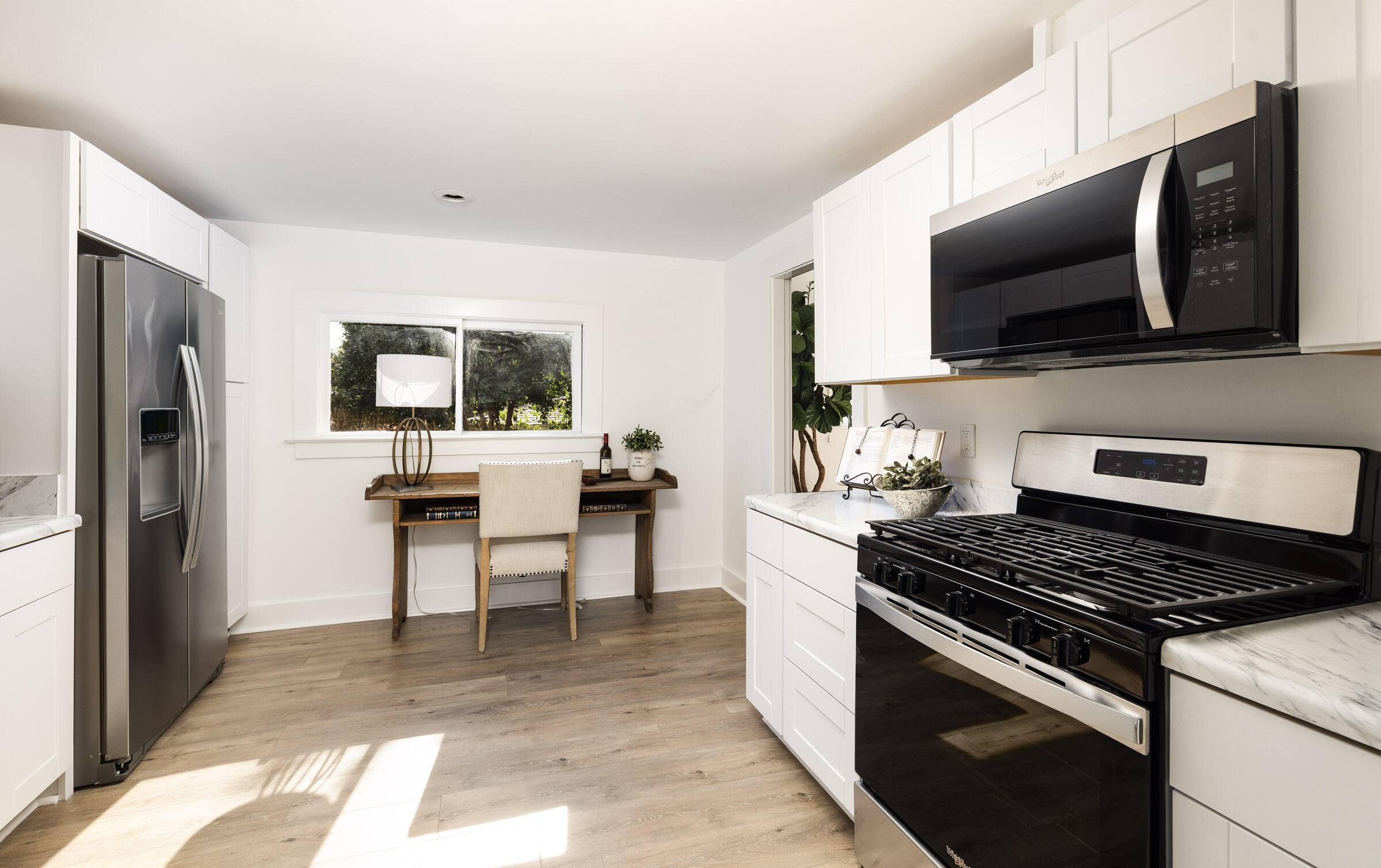 928 Spring Street Santa Barbara, CA 93103 - Photo 11 of 28 Stainless steel appliances