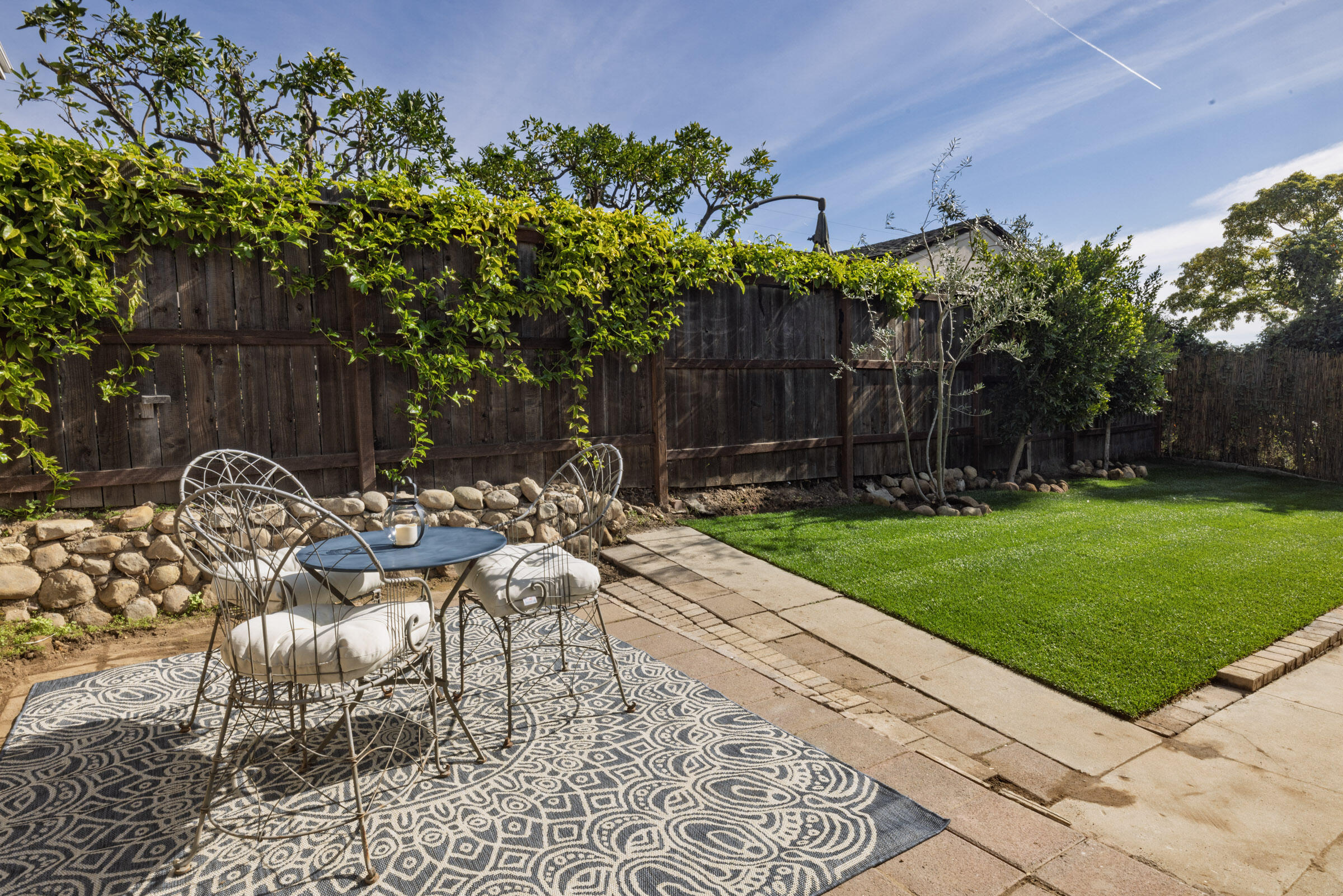 928 Spring Street Santa Barbara, CA 93103 - Photo 18 of 28 Backyard