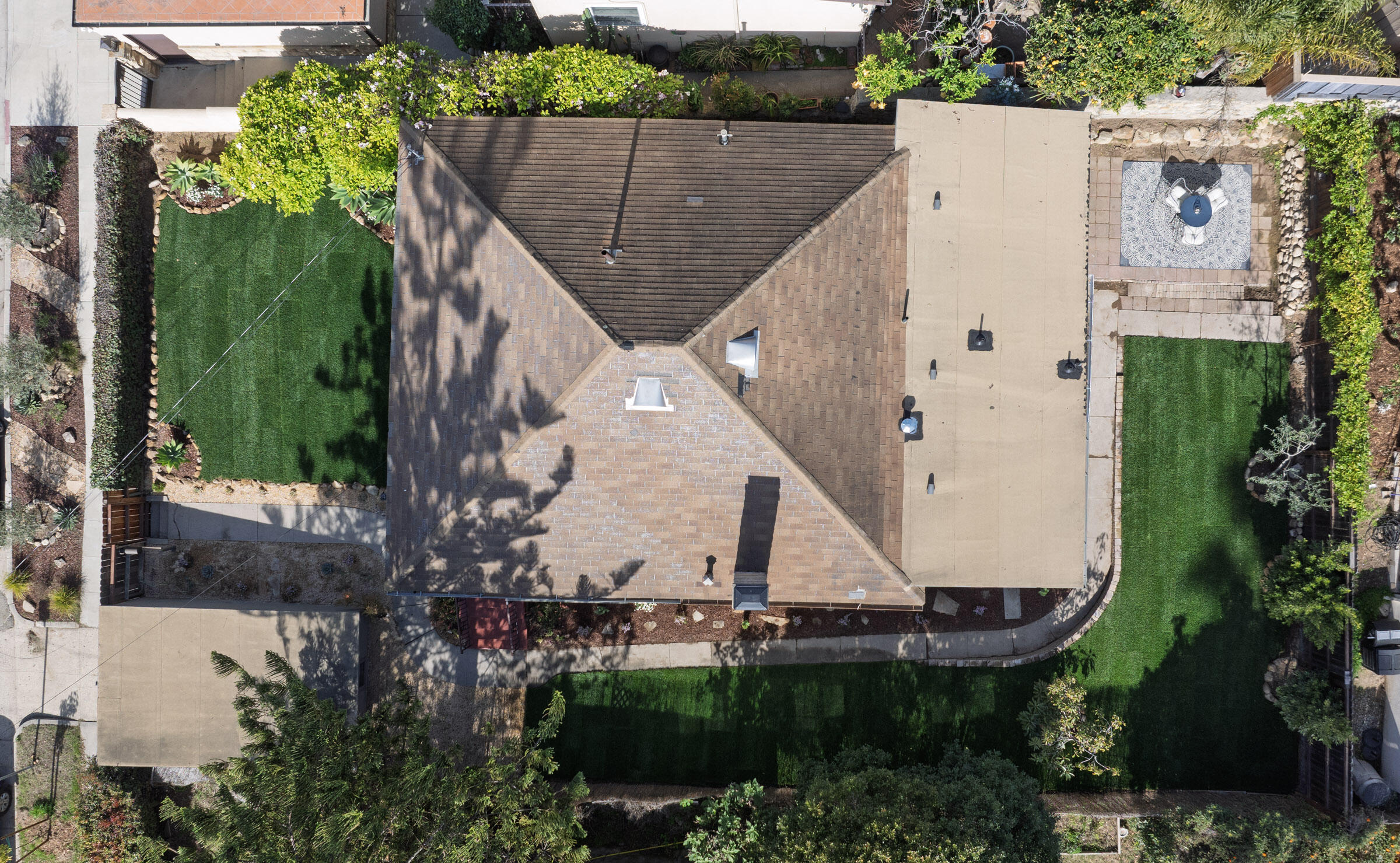 928 Spring Street Santa Barbara, CA 93103 - Photo 23 of 28 Aerial Shot