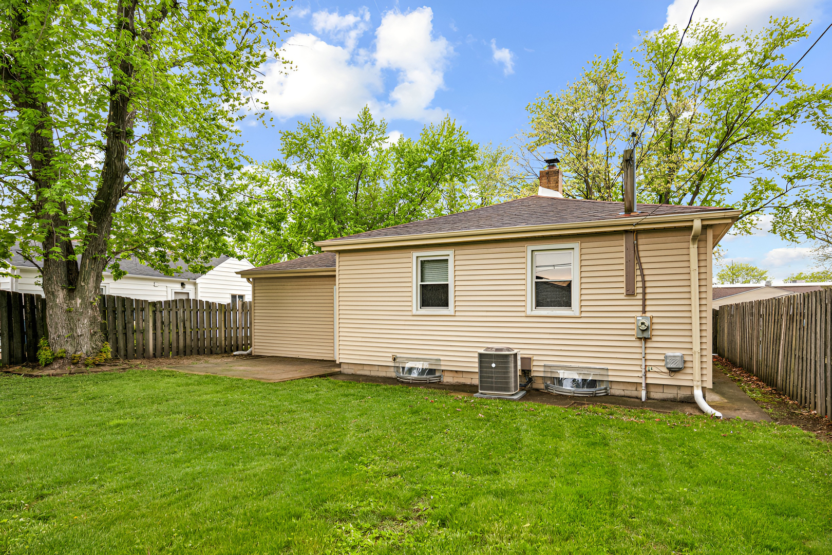 25 North Iowa Avenue Addison, IL 60101 - Photo 21 of 24