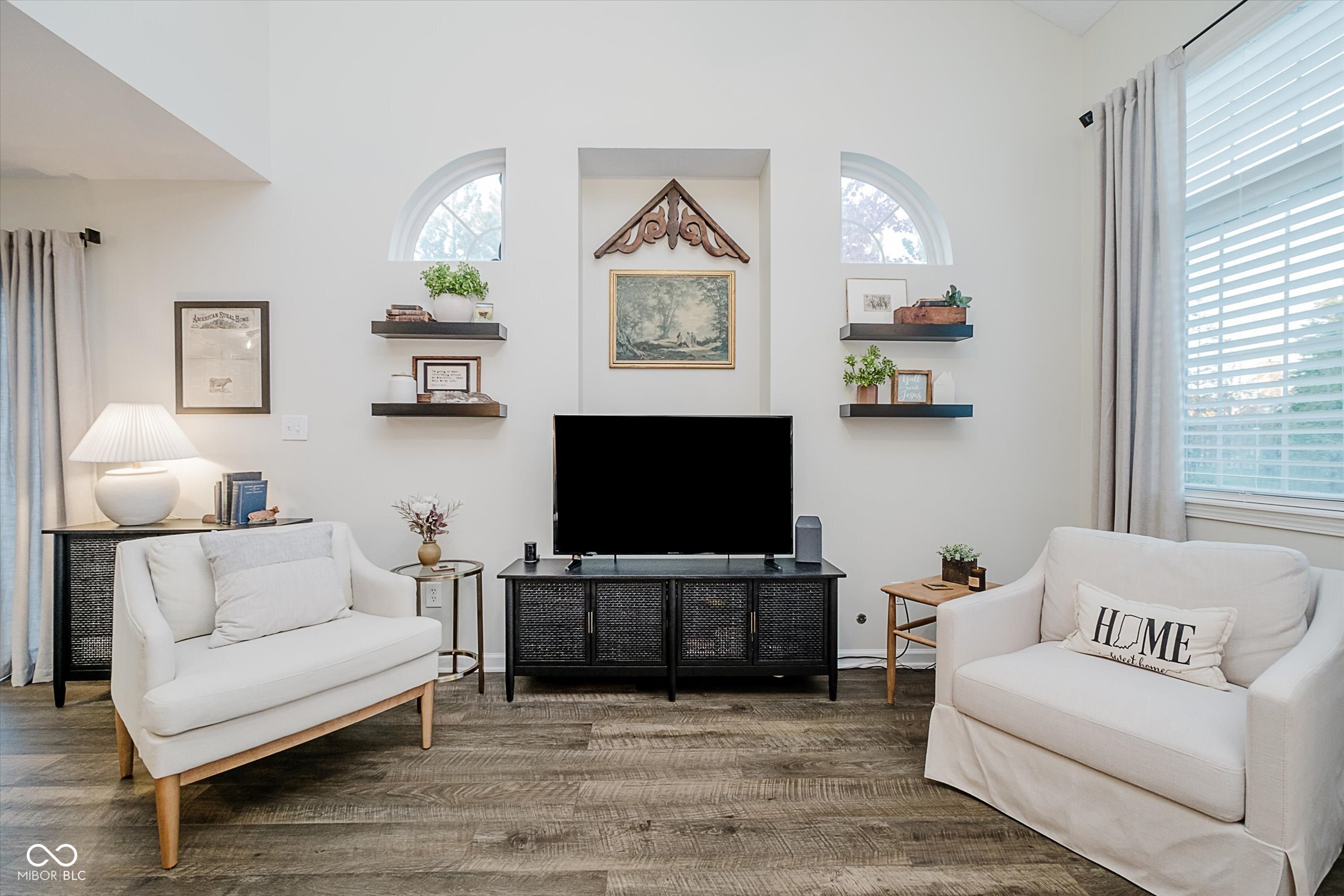 8292 Enclave Boulevard Fishers, IN 46038 - Photo 6 of 31