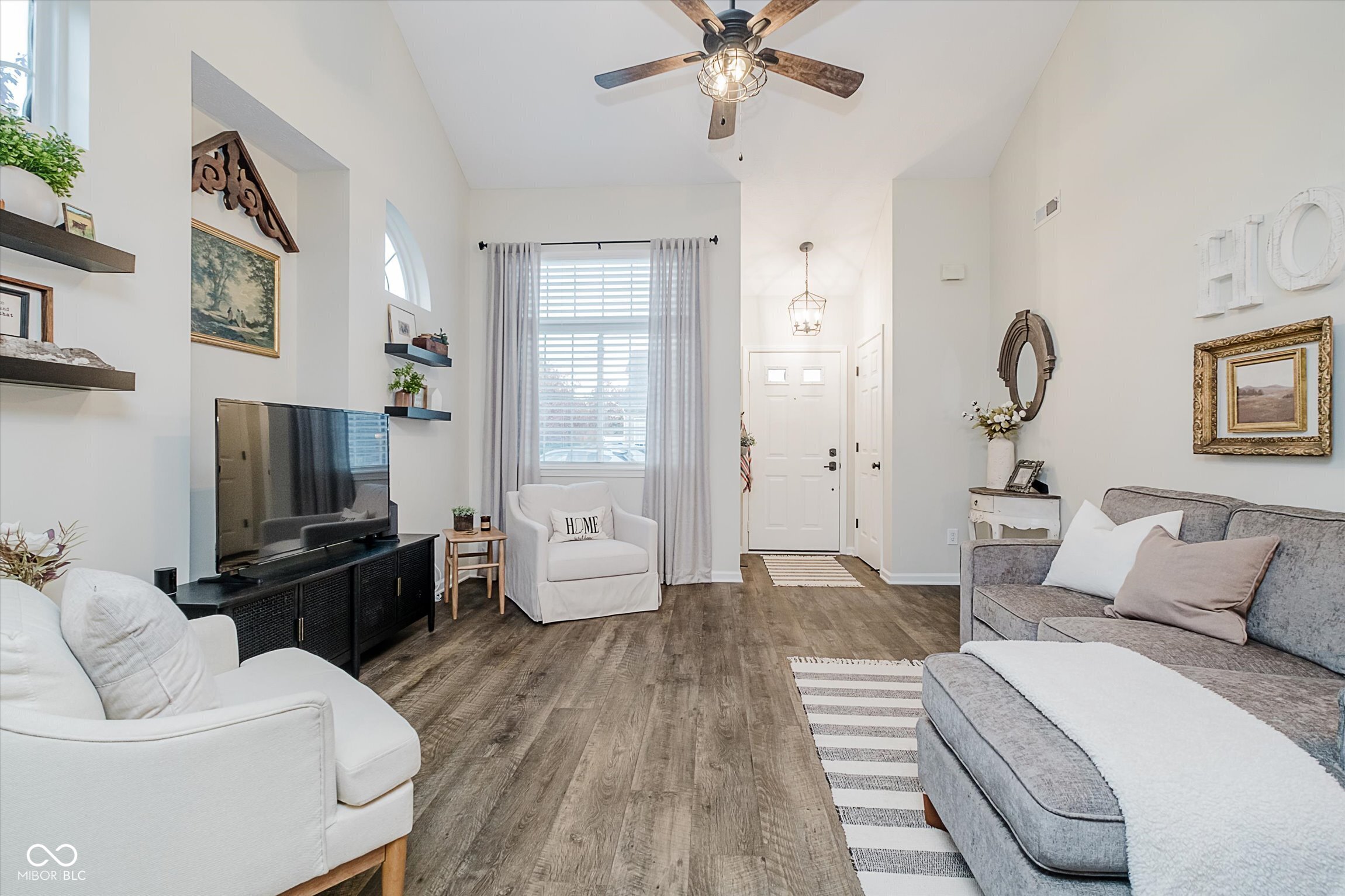 8292 Enclave Boulevard Fishers, IN 46038 - Photo 9 of 31