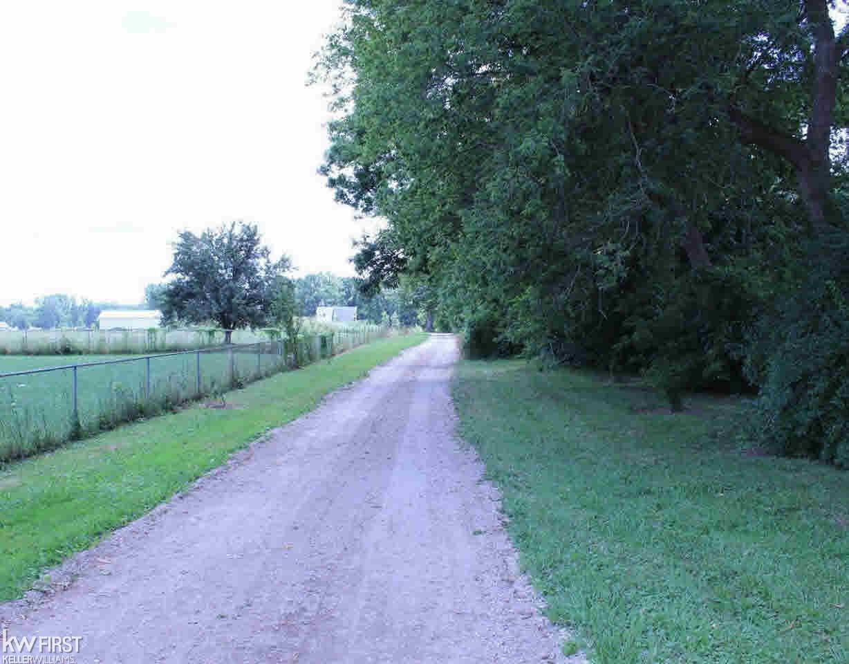 1002 East Vienna Road Clio, MI 48420 - Photo 55 of 62 21351688-54.JPG