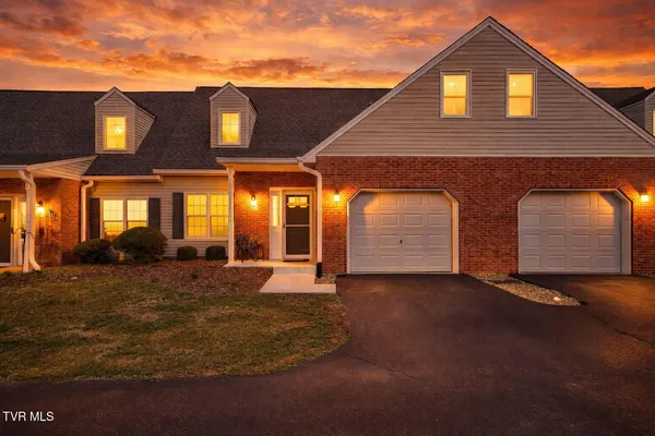 $249,900 | 1725 West Lakeview Drive, Unit 62, Johnson City, TN 37601