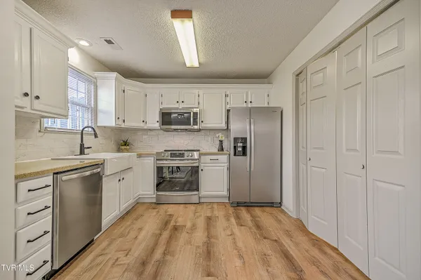 $249,900 | 1725 West Lakeview Drive, Unit 62, Johnson City, TN 37601