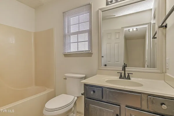 $249,900 | 1725 West Lakeview Drive, Unit 62, Johnson City, TN 37601