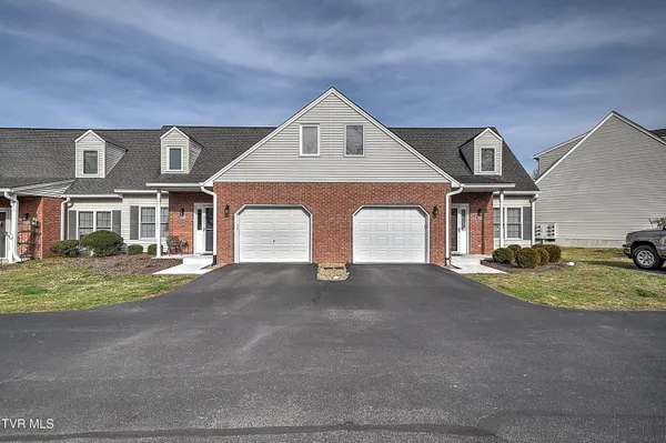 $249,900 | 1725 West Lakeview Drive, Unit 62, Johnson City, TN 37601