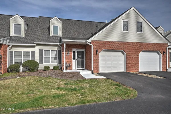 $249,900 | 1725 West Lakeview Drive, Unit 62, Johnson City, TN 37601