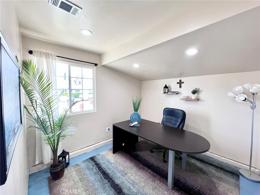 21104 Rosedell Drive Saugus, CA 91350 - Photo 24 of 33 Private office/flex space overlooking from garden