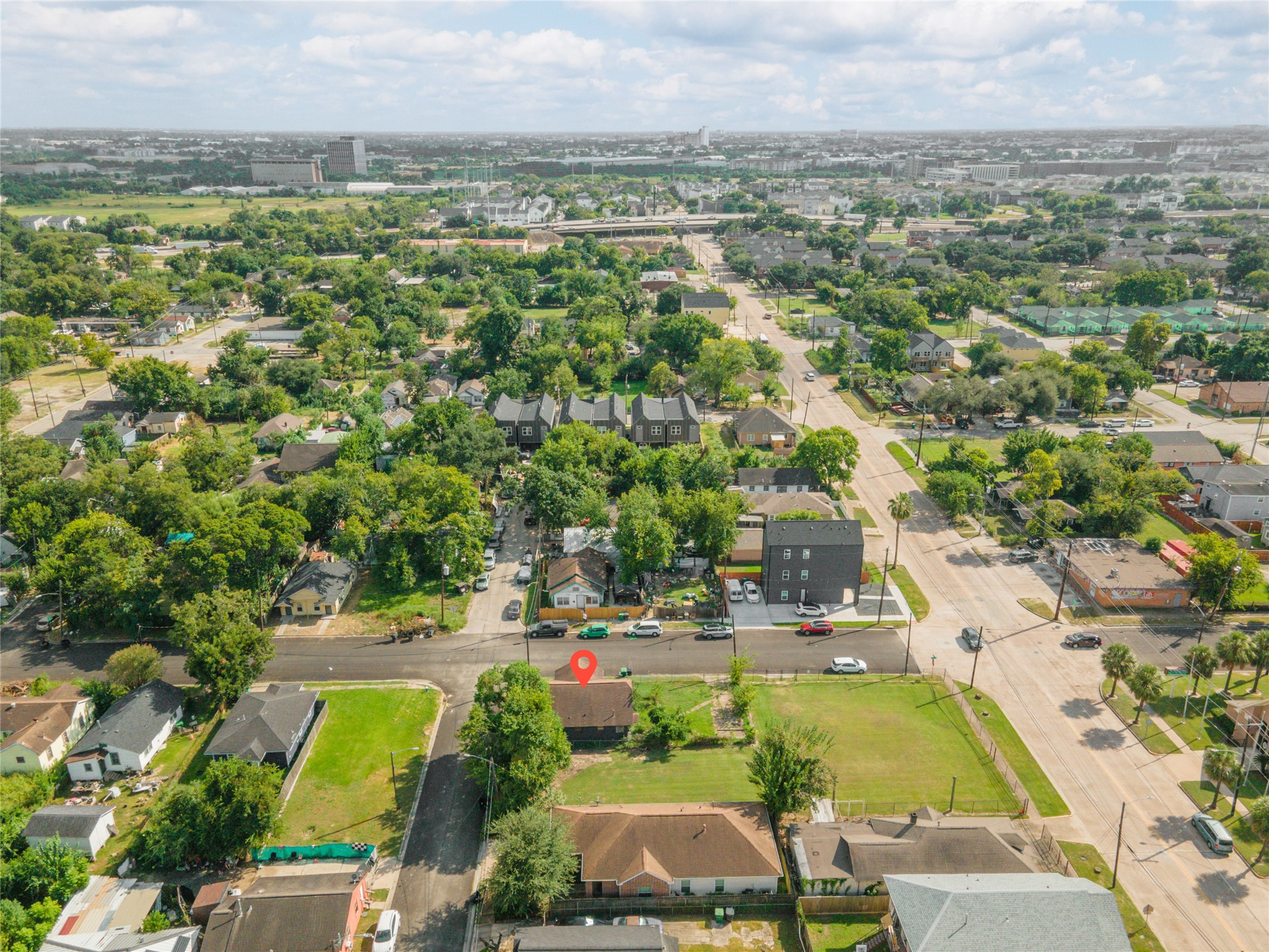 3405 Orange Street Houston, TX 77020 - Photo 18 of 19 a view of a city with tall buildings