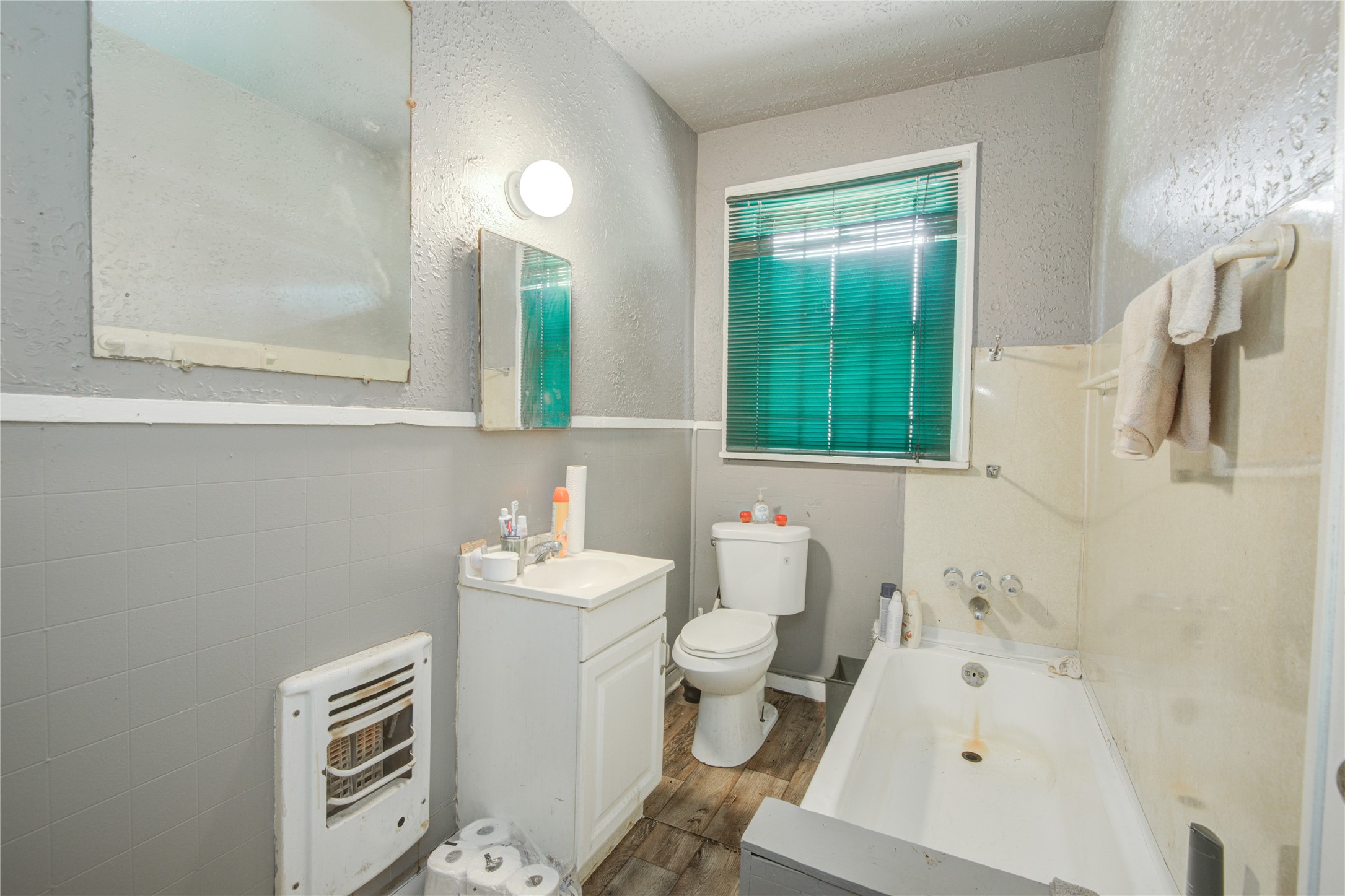 3405 Orange Street Houston, TX 77020 - Photo 8 of 19 a bathroom with a sink toilet and shower
