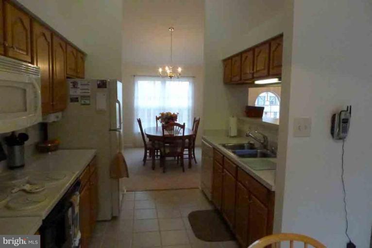 6295 Patuxent Quarter Road Hanover, MD 21076 - Photo 7 of 22 Kitchen/Dining Room