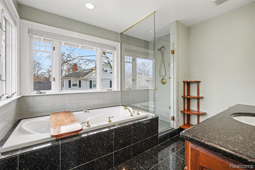 1235 Yorkshire Road Birmingham, MI 48009 - Photo 17 of 36