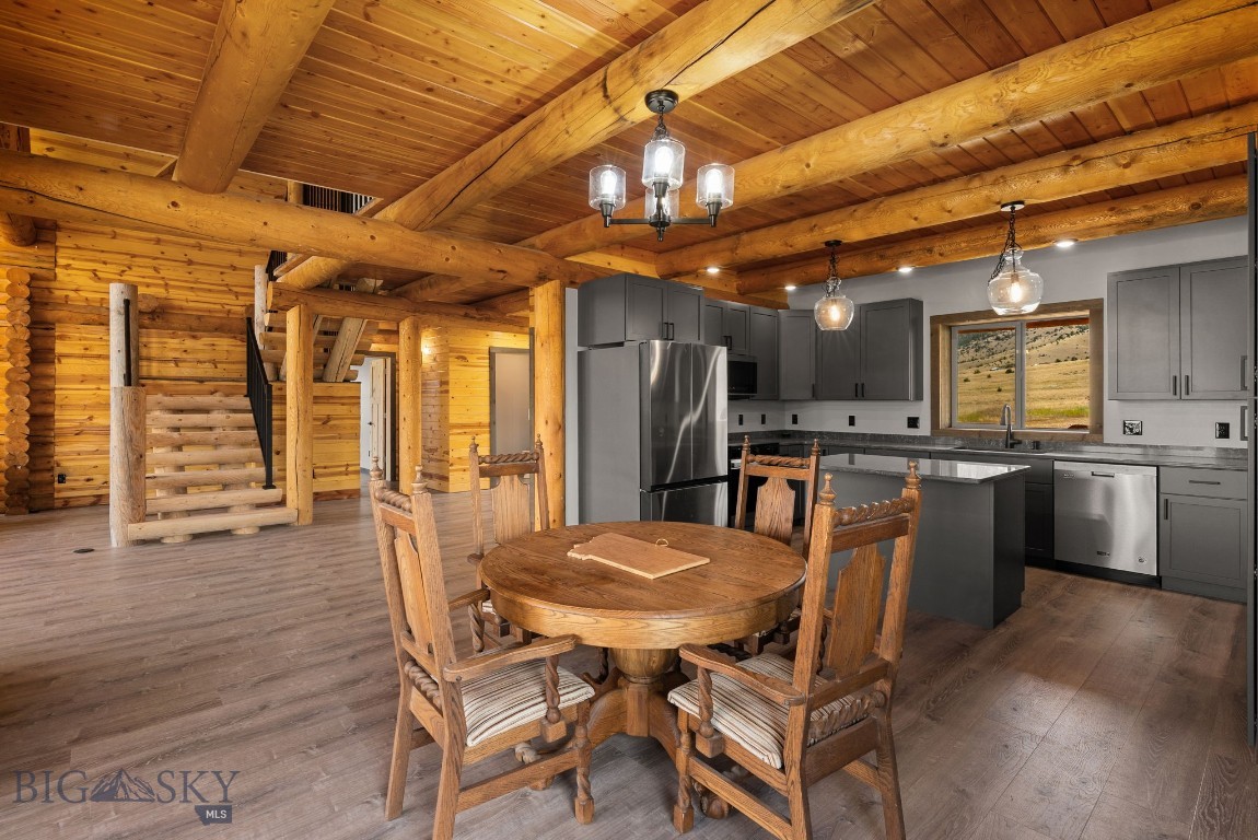 160 Wapiti Road Whitehall, MT 59759 - Photo 8 of 57 Current furnishings