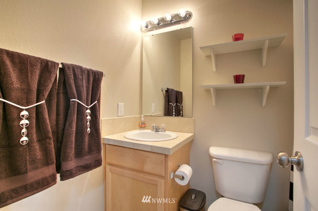 17170 114th Lane Southeast Renton, WA 98055 - Photo 11 of 15 Gallery Image 11