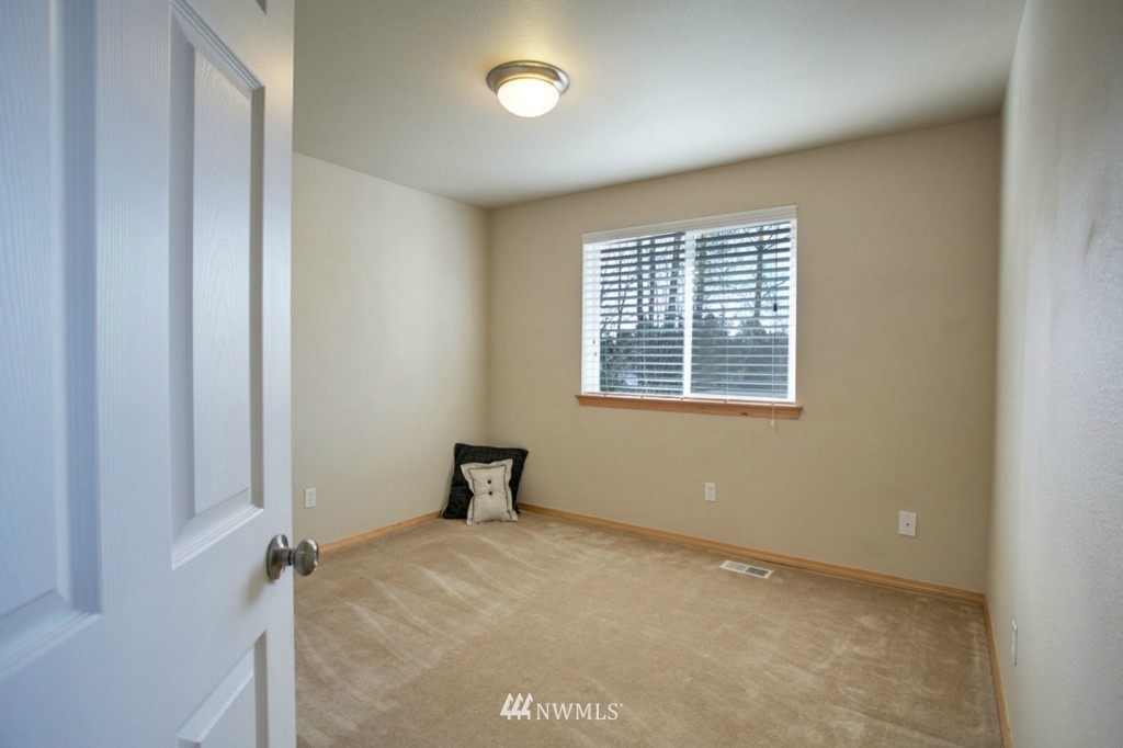 17170 114th Lane Southeast Renton, WA 98055 - Photo 13 of 15 Gallery Image 13