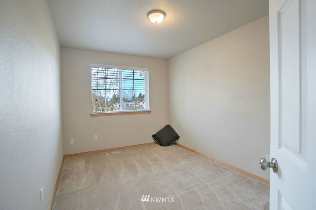 17170 114th Lane Southeast Renton, WA 98055 - Photo 14 of 15 Gallery Image 14