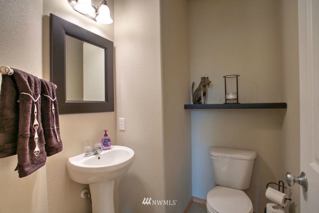 17170 114th Lane Southeast Renton, WA 98055 - Photo 8 of 15 Gallery Image 8