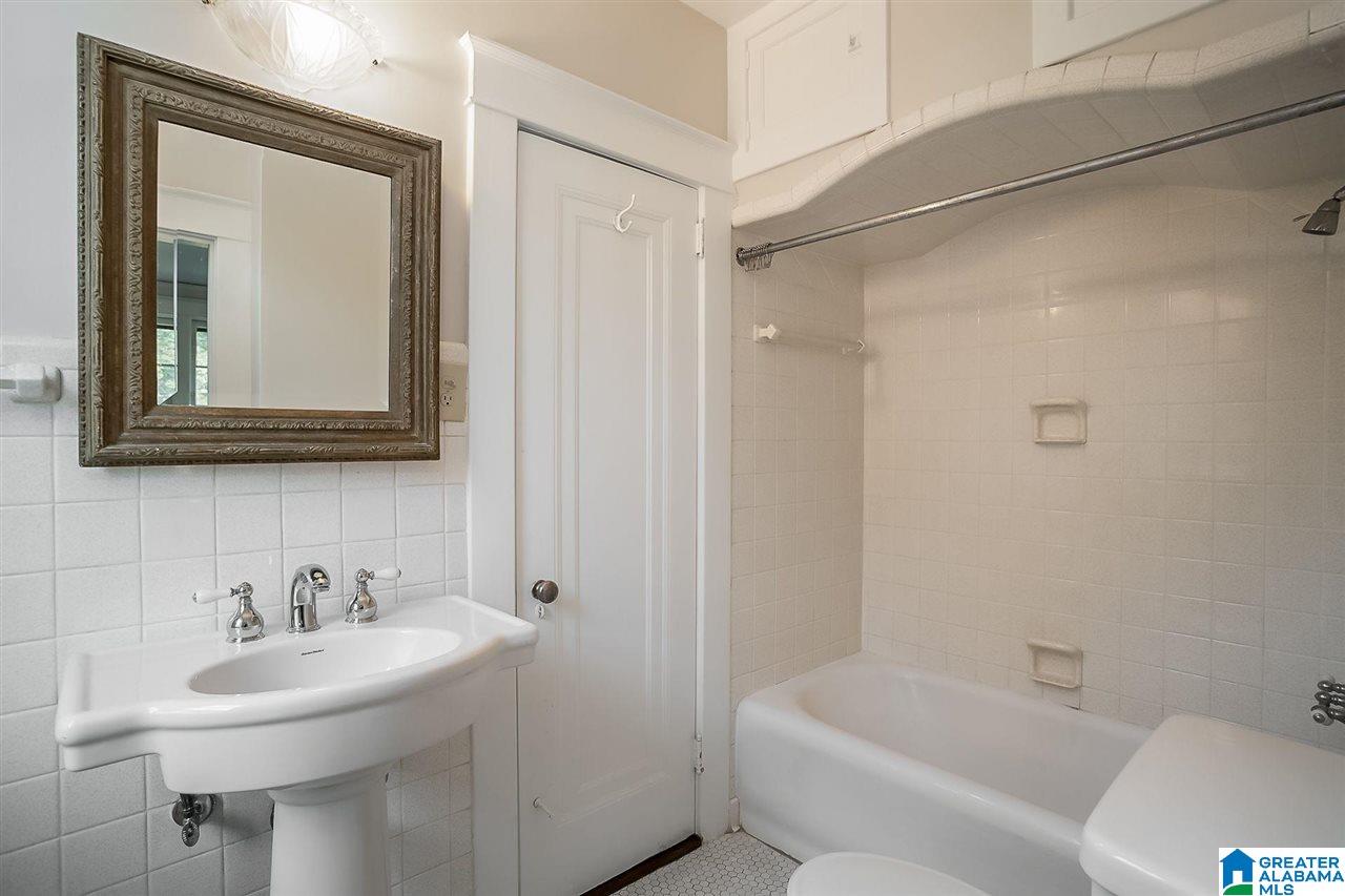 934 Linwood Road Birmingham, AL 35222 - Photo 21 of 31