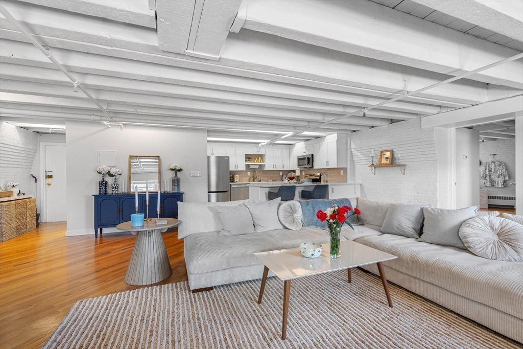 33 Commercial Wharf, Unit 32 Boston, MA 02110 - Photo 6 of 26