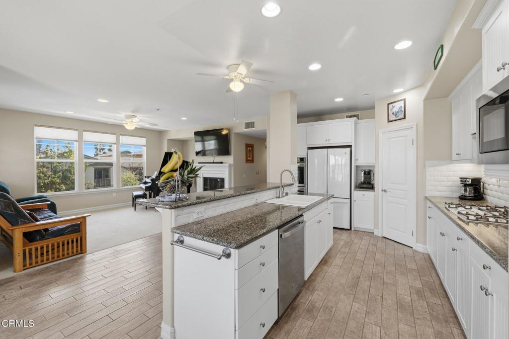 1531 Windshore Way Oxnard, CA 93035 - Photo 2 of 34