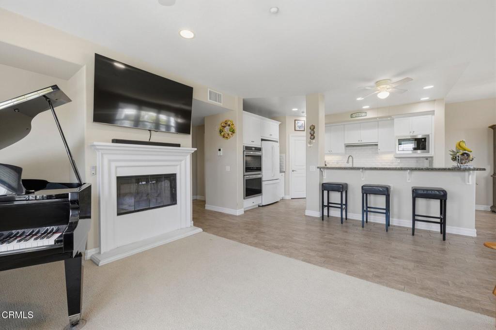 1531 Windshore Way Oxnard, CA 93035 - Photo 4 of 34