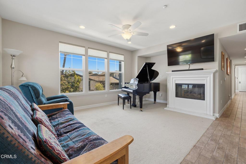 1531 Windshore Way Oxnard, CA 93035 - Photo 5 of 34