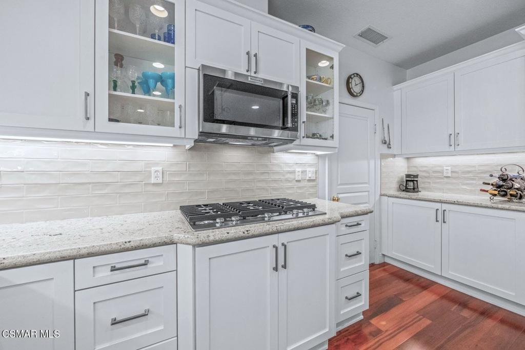 239 Chantilly Circle Simi Valley, CA 93065 - Photo 11 of 31