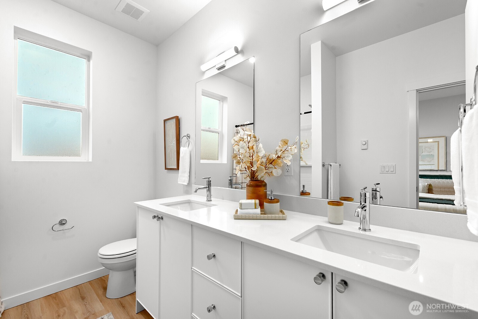 1417 Southwest 111th Lane Seattle, WA 98146 - Photo 14 of 19