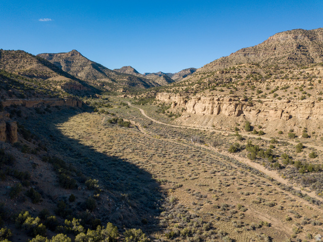 3135 North Thompson Cyn Road Green River, UT 84525 - Photo 4 of 41 View of mountain background