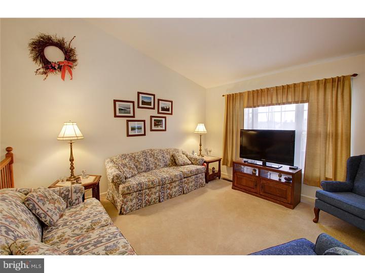 1121 Tuckerton Road Reading, PA 19605 - Photo 11 of 24 Living Room