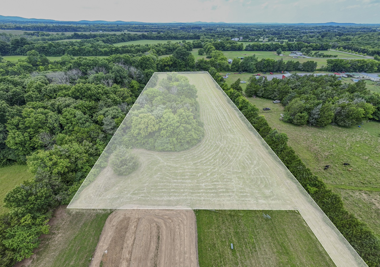 7068 Miller Road Christiana, TN 37037 - Photo 2 of 21 a view of a outdoor space