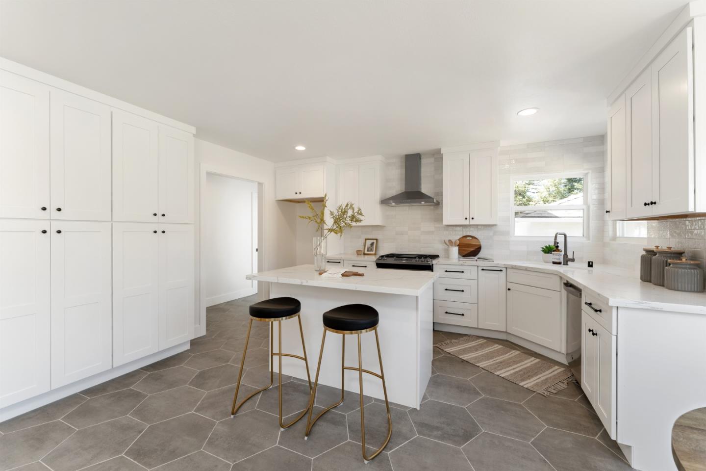 528 Anza Street Mountain View, CA 94041 - Photo 11 of 27