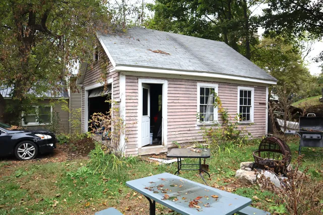 $230,000 | 39 Eastern Avenue, Augusta, ME 04330