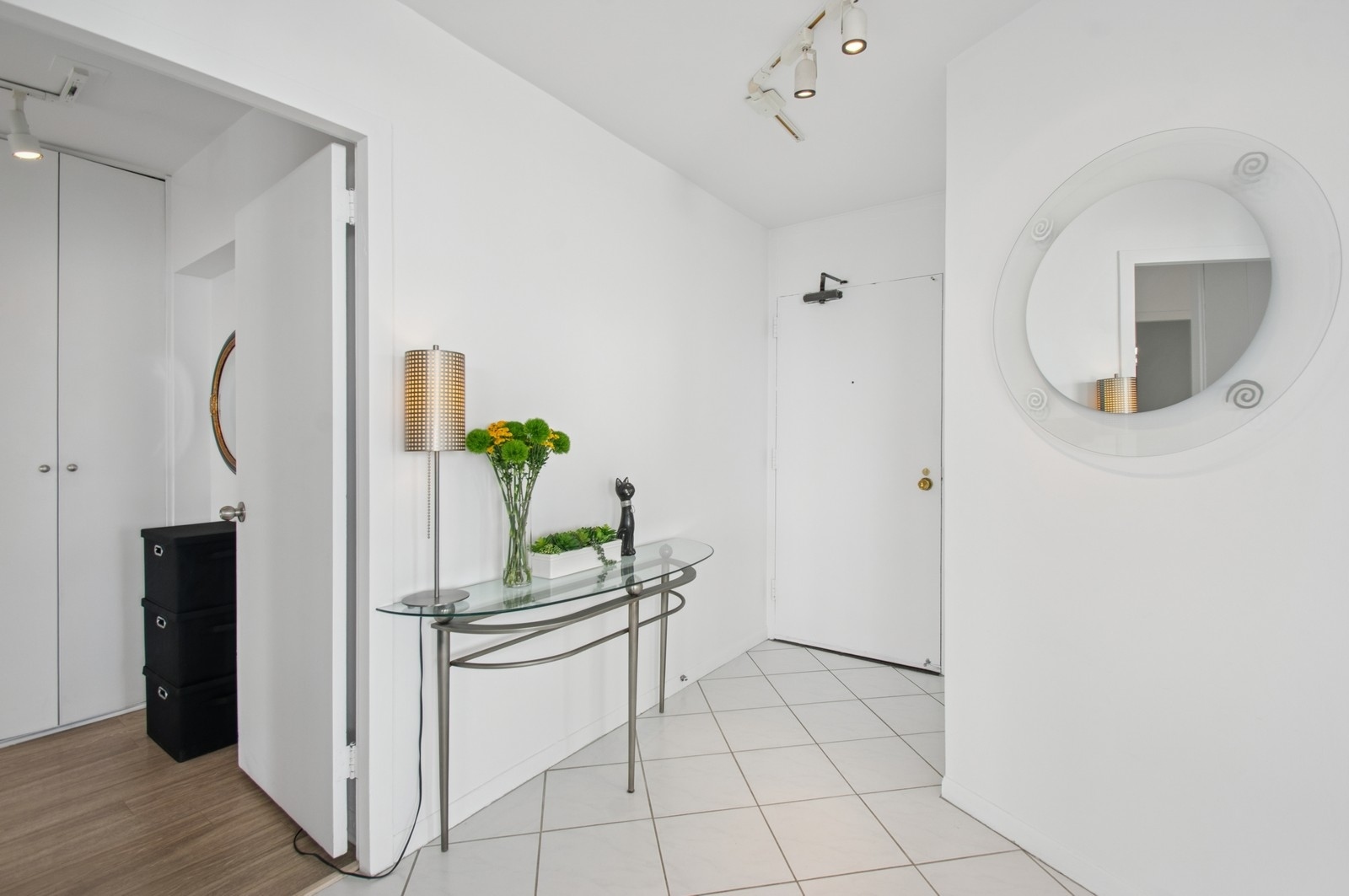 5455 North Sheridan Road, Unit 3702 Chicago, IL 60640 - Photo 3 of 27 Gallery Image 3