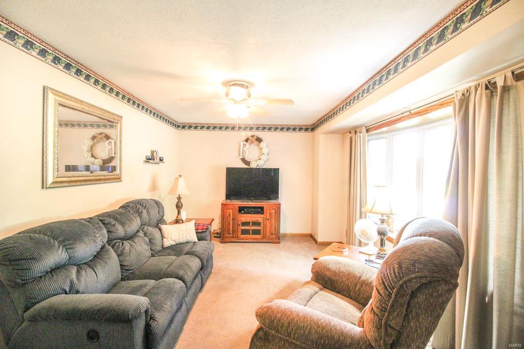 5 Roxbury Court Granite City, IL 62040 - Photo 3 of 24 Gallery Image 3