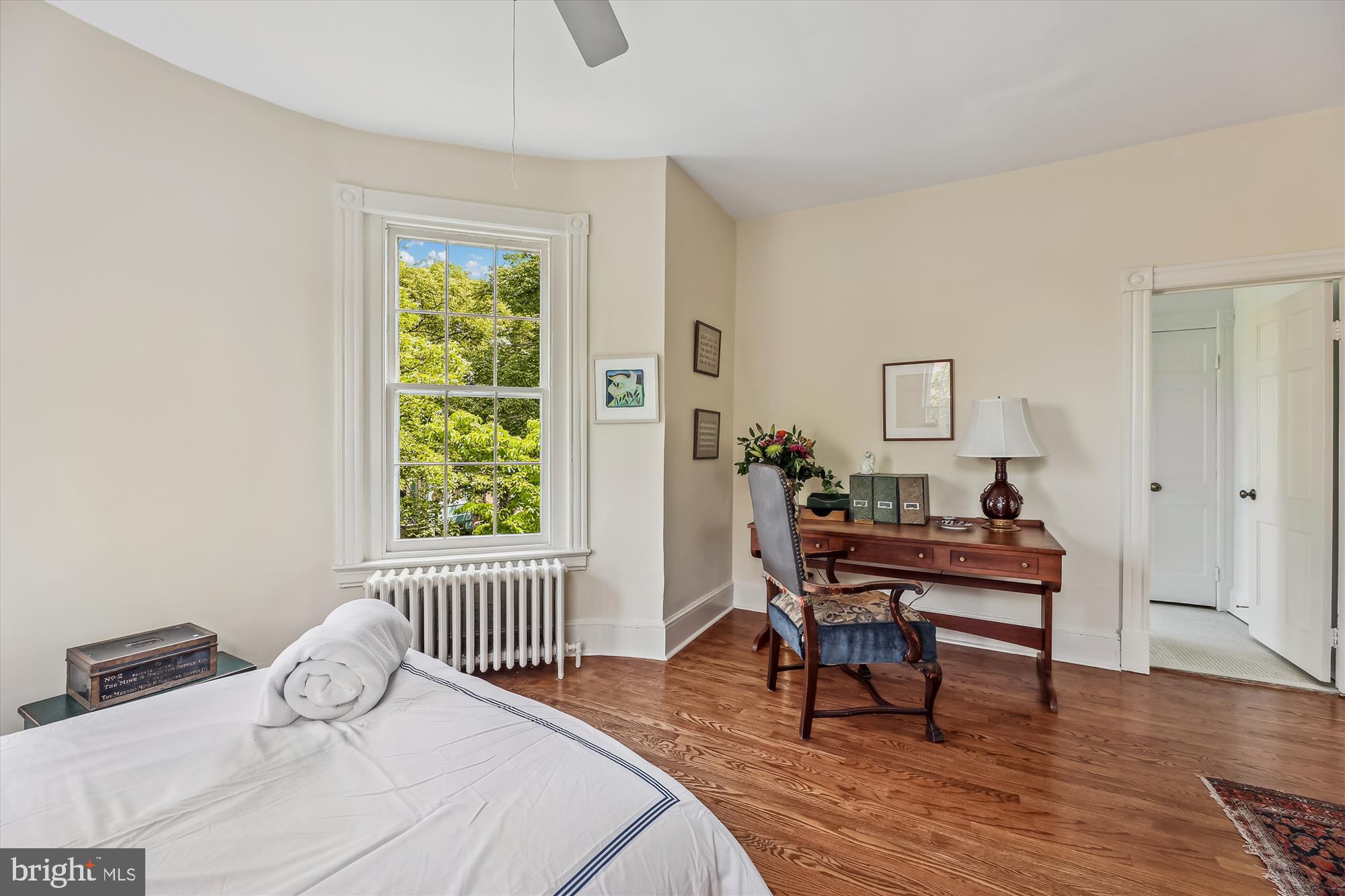 501 D Street Southeast Washington, DC 20003 - Photo 16 of 35 Main BRj Sitting Area Perfect Work Area