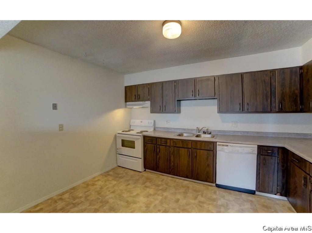 1914 Jeanette Lane, Unit 7 Springfield, IL 62702 - Photo 2 of 31 Gallery Image 2