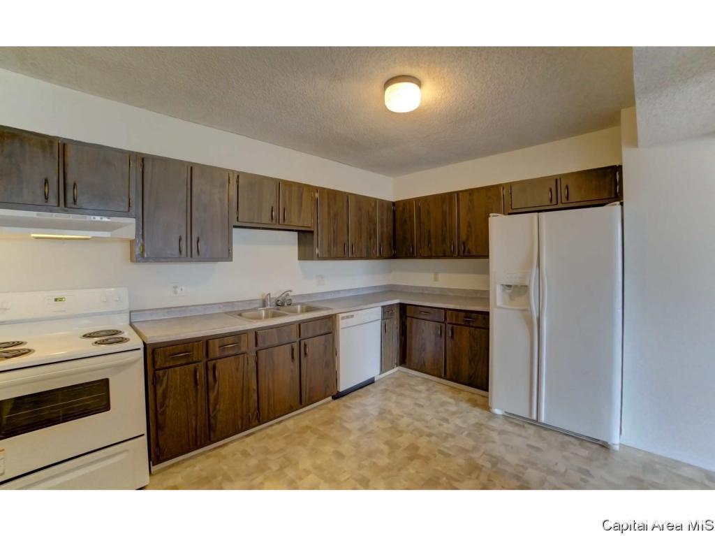1914 Jeanette Lane, Unit 7 Springfield, IL 62702 - Photo 3 of 31 Gallery Image 3