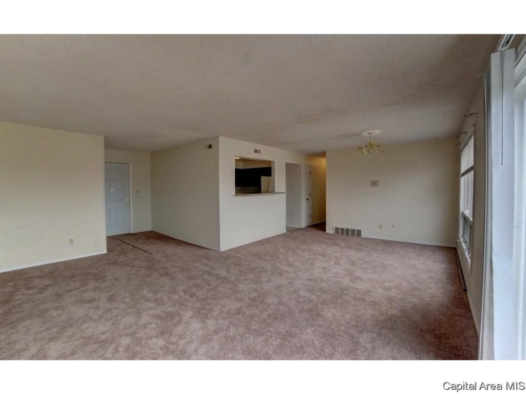 1914 Jeanette Lane, Unit 7 Springfield, IL 62702 - Photo 8 of 31 Gallery Image 8