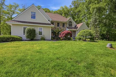 $1,100,000 | 206 Vernet Drive, Hockessin, DE 19707