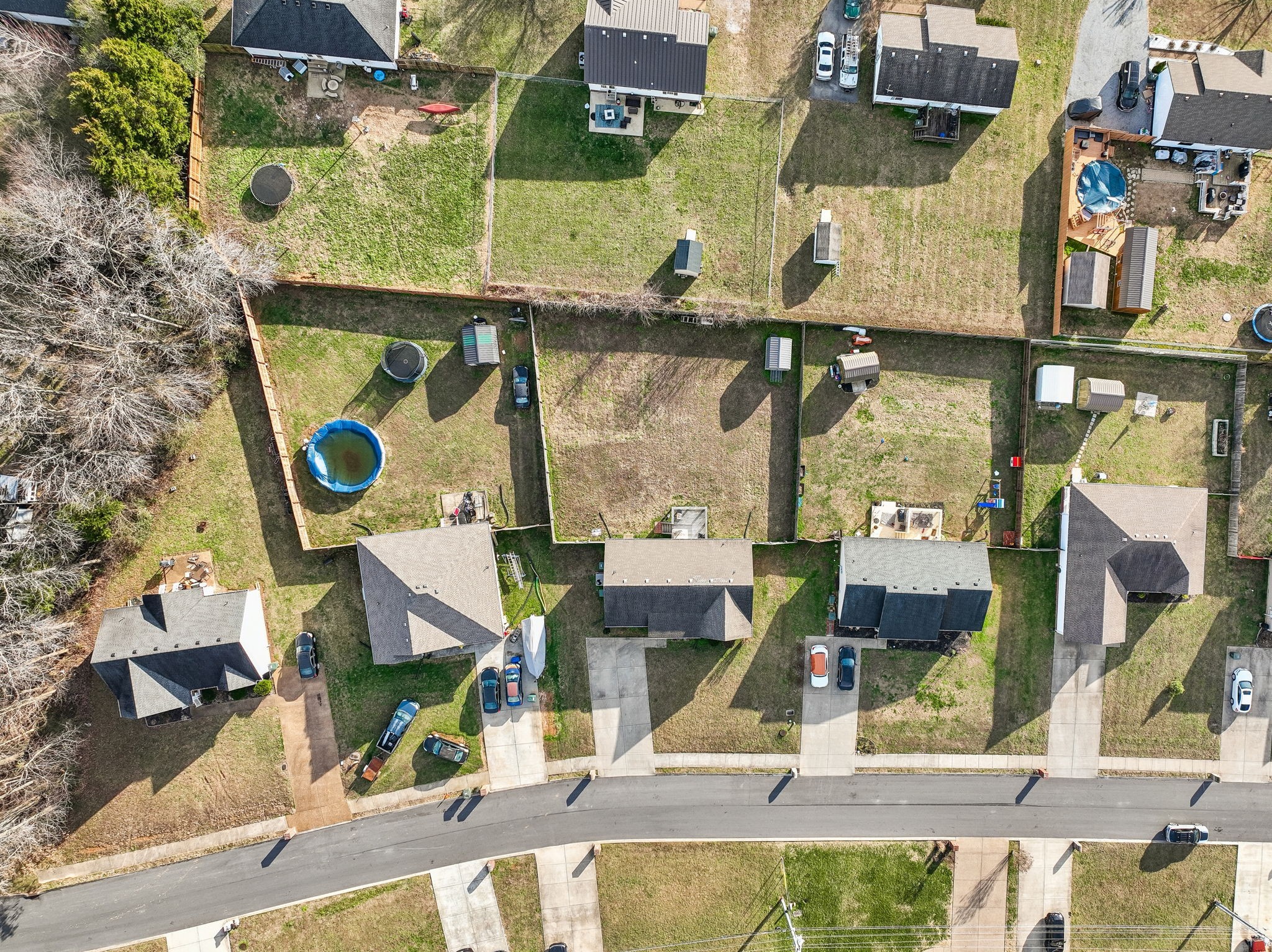136 Thacker Drive Portland, TN 37148 - Photo 31 of 39 an aerial view of residential house and car parked on street side