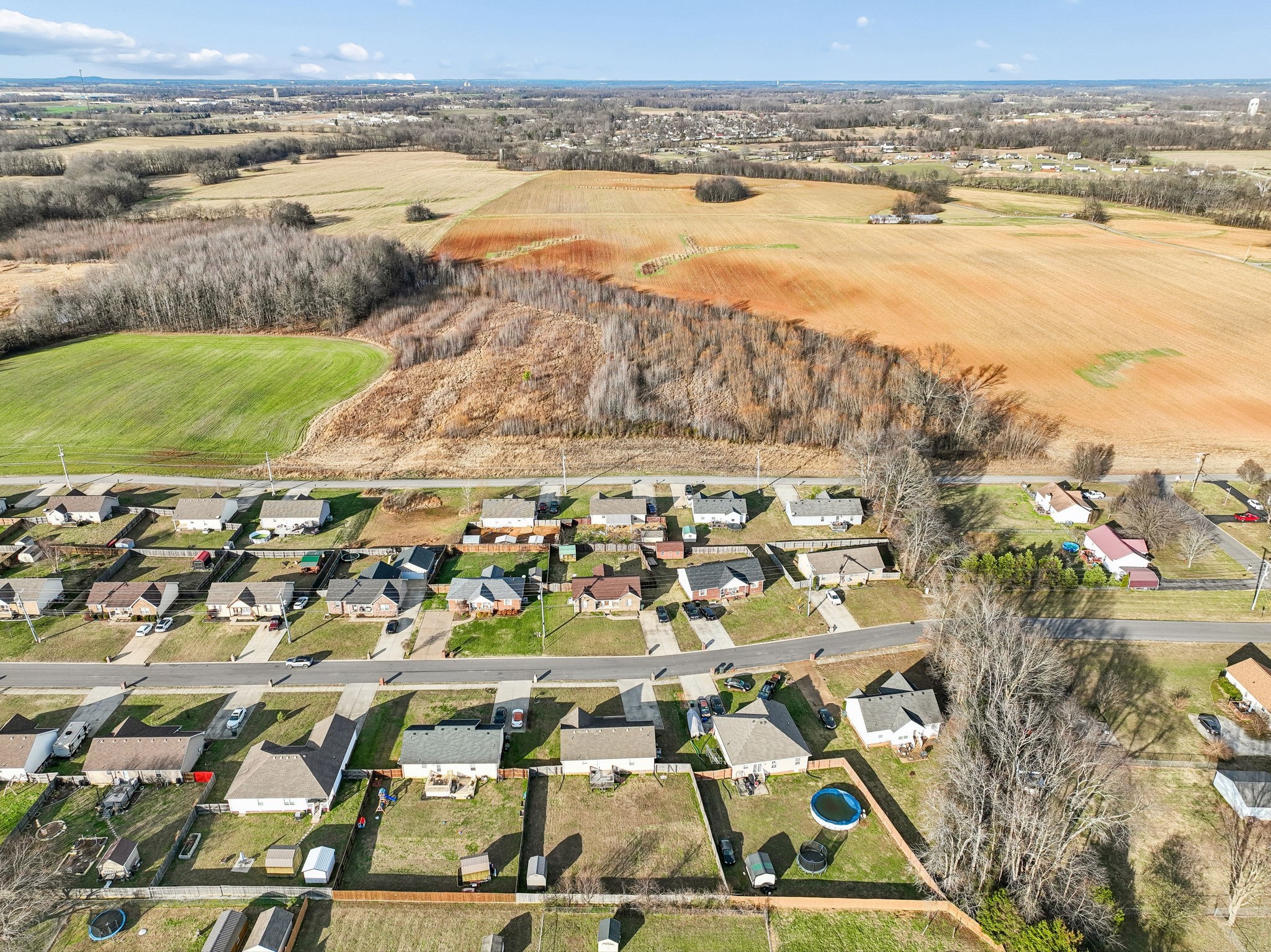 136 Thacker Drive Portland, TN 37148 - Photo 36 of 39 a view of an ocean and beach